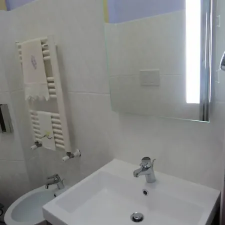 Charming House Bed & Breakfast 2*