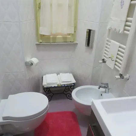 Charming House 2*