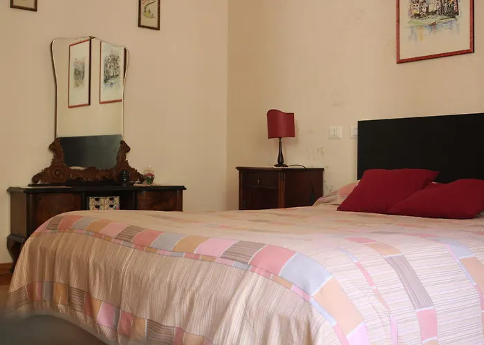 Bed & Breakfast Charming House 2*