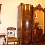 Charming House 2*