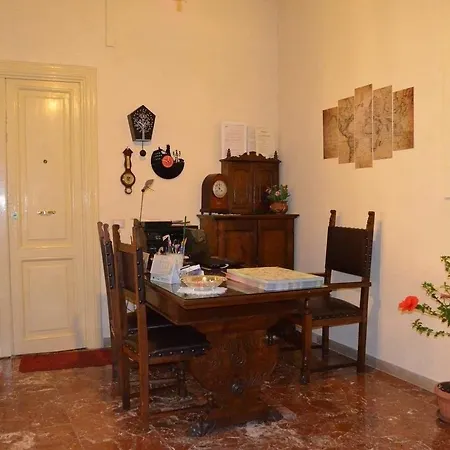 Charming House 2*